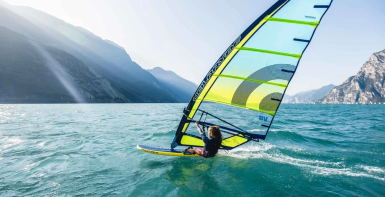 How to Choose the Best Beginner Kayak